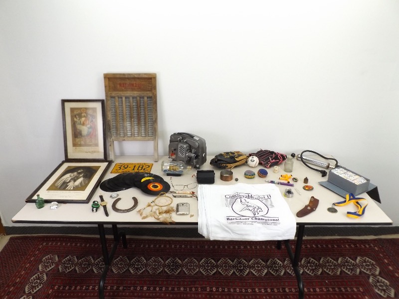 lot 50 image: Lot of Miscellaneous Collectibles 