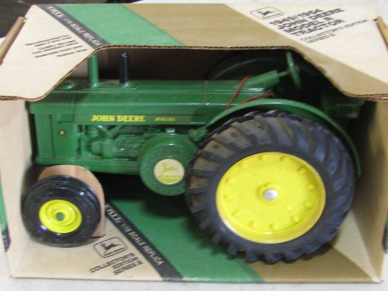 John Deere R Collector Series Tractor