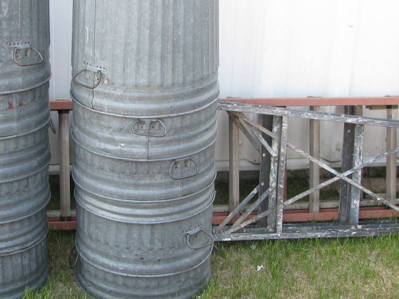 20 gl Trash Cans