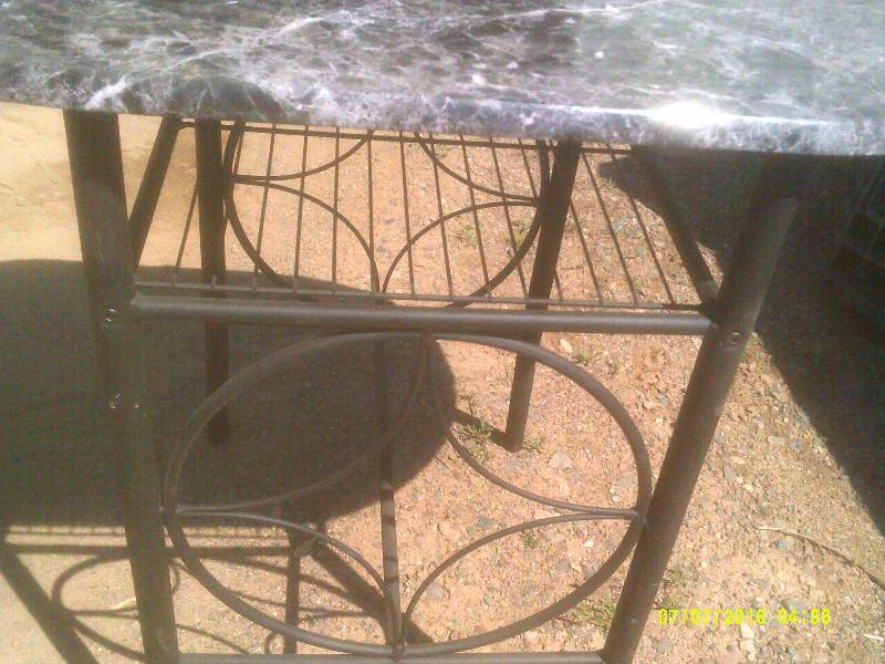 VINTAGE TABLE