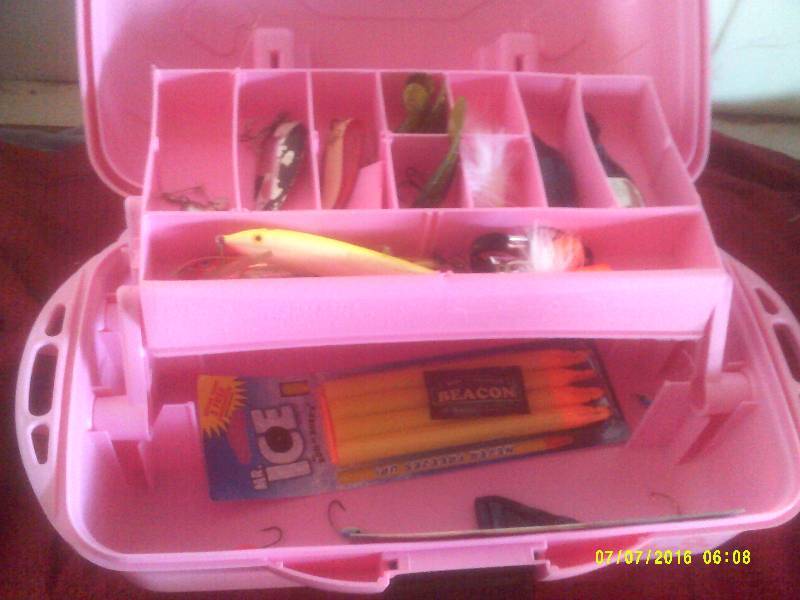 TACKLE BOX AND TACKLE