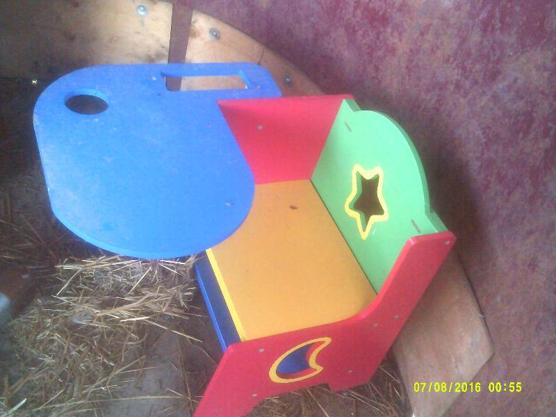 CHILDS WOODEN DESK AND ATTACHED CHAIR