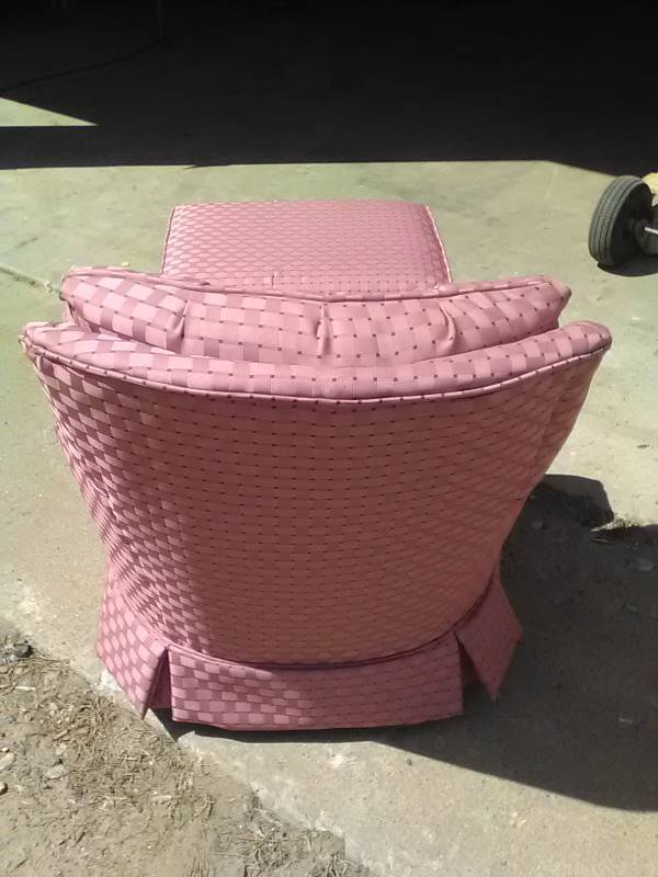 lot 5 image: CHAIR