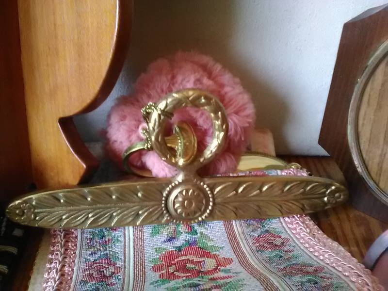 lot 41 image: COLLECTIBLES