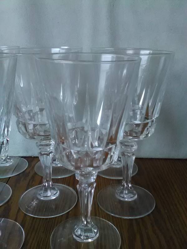 lot 43 image: COLLECTIBLE GLASS