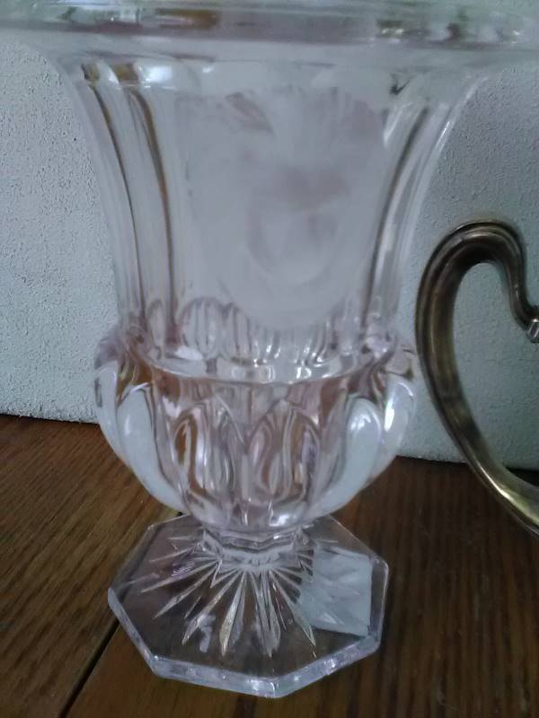 lot 66 image: COLLECTIBLES