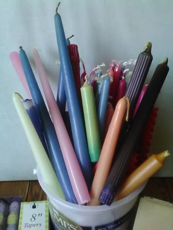 lot 86 image: CANDLE LOT