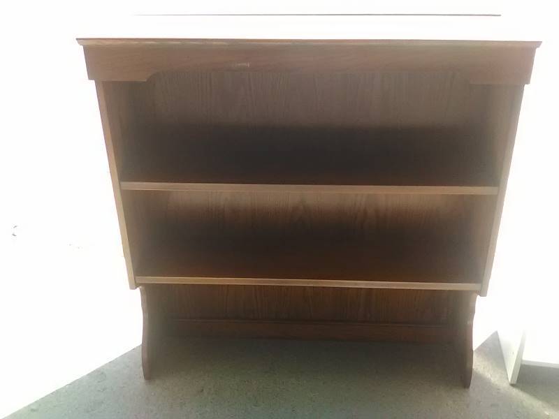 lot 99 image: WOOD SHELVES