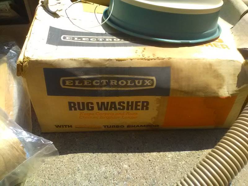 lot 102 image: KIRBY VACUUM AND RUG CLEANER