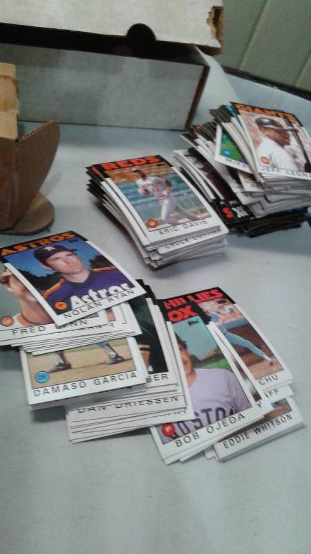 lot 31 image: Three Boxes Of Baseball And Football Cards