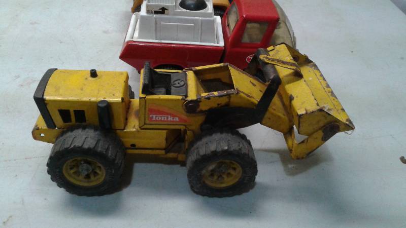 lot 44 image: Lot Of Four Tonka Trucks, Used, Show Wear
