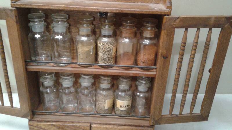 lot 46 image: Wood Spice Rack, Used