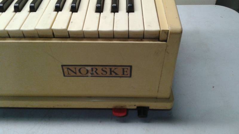 lot 53 image: Small Norske Electric Organ, Used, Shows Wear, Works