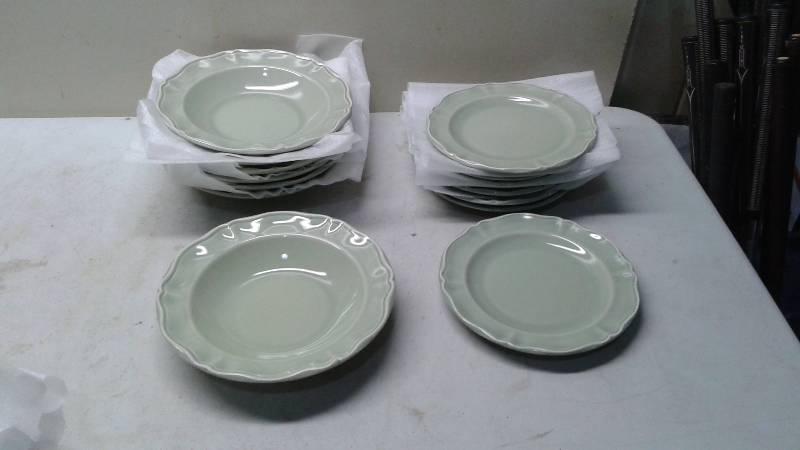 lot 57 image: Set Of Green Varages Plates, Made In France