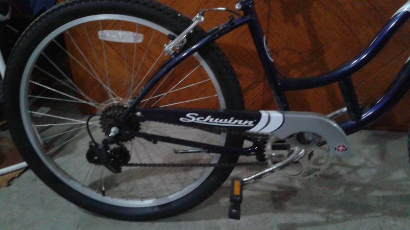 lot 66 image: Schwinn Jaguar Cruiser Bicycle, Used, Good Condition