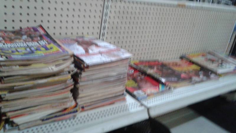 lot 83 image: Huge Lot Of Boxing Magazines, Most 1990s, Different Degrees Of Wear