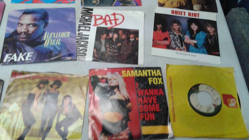 lot 101 image: Huge Lot Of 7 Singles Records, Bad