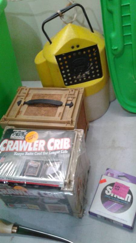 lot 91 image: Green Bin Filled With Fishing Items