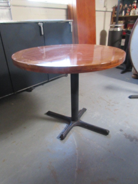 SMALL ROUND TABLE
