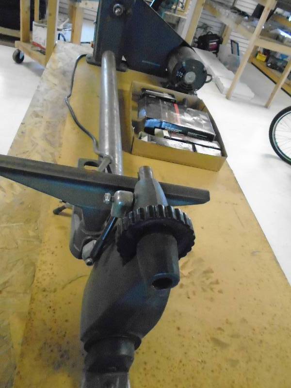 lot 1 image: Craftsman 12 Wood Lathe
