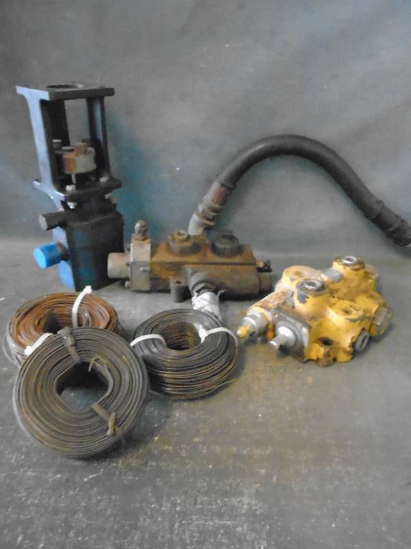 lot 22 image: Hydraulic Pump & Values