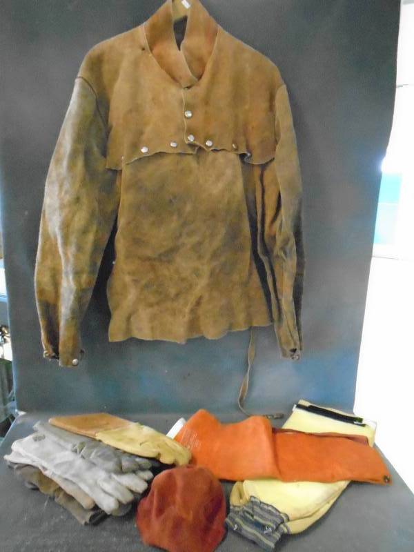 lot 28 image: Welders Gear