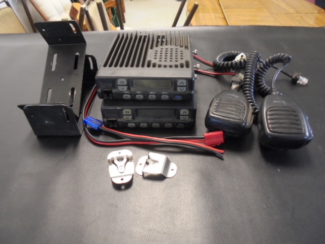 lot 57 image: 2 Way Radios