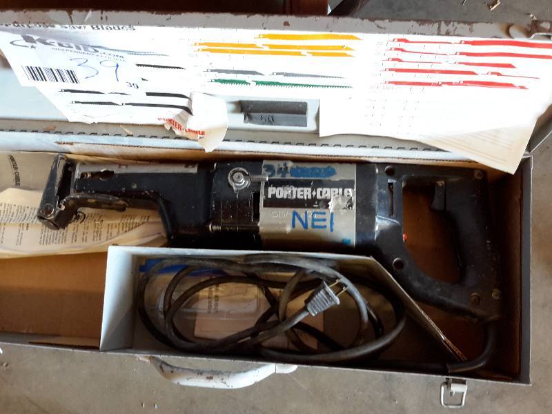 lot 39 image: Porter Cable Model 629, Electric Tiger Saw and Case.