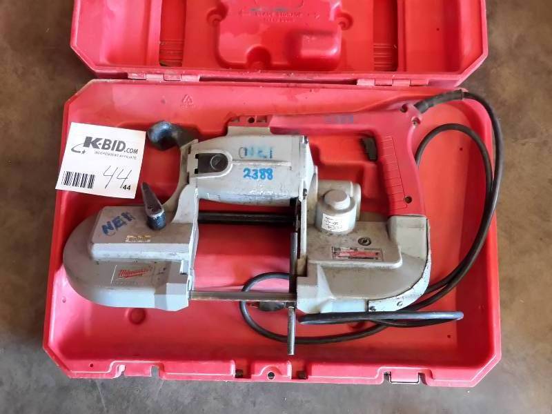 lot 44 image: Milwaukee, Heavy Duty Band Saw, Electric With case