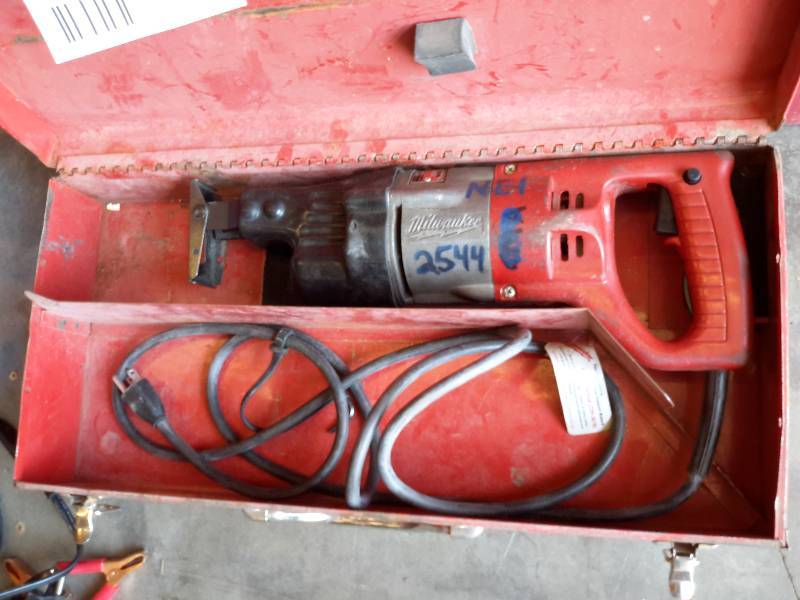 lot 14 image: Milwaukee, Electric Sawzall