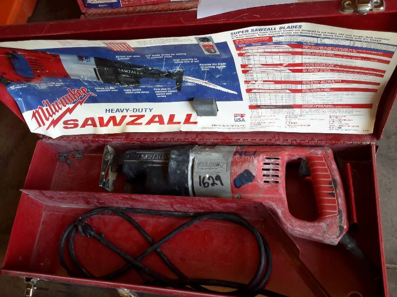 lot 15 image: Milwaukee, Electric Sawzall