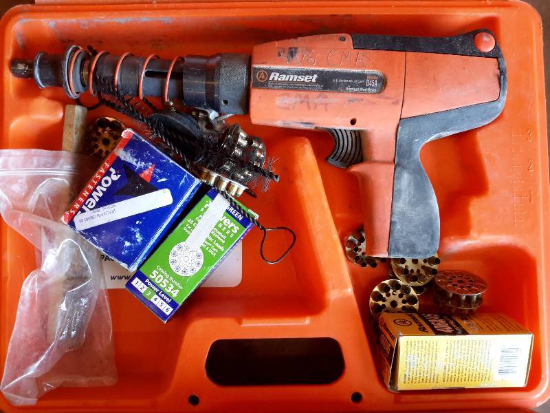 lot 25 image: Ramset Redhead D45 Powder Actuated Fastening Tool WITH CASE