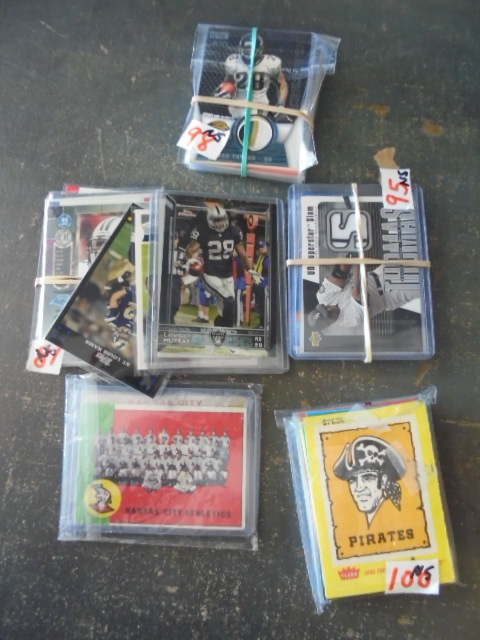 lot 14 image: Assorted Football and Baseball Cards