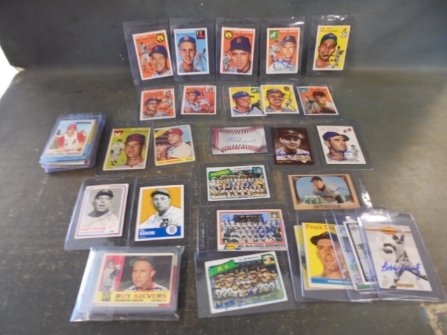 lot 20 image: Autographed Vintage Baseball Cards and More