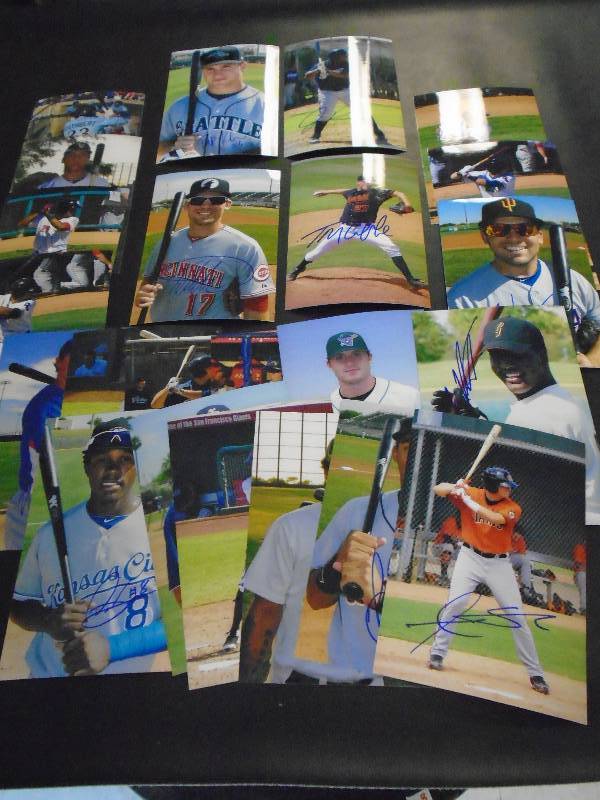 lot 32 image: Autographed Photos