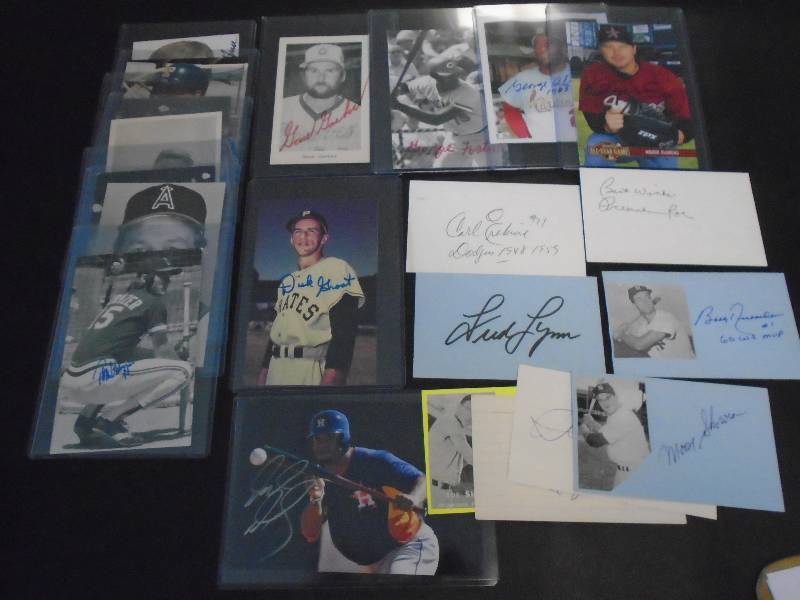 lot 33 image: Signed Postcards & more