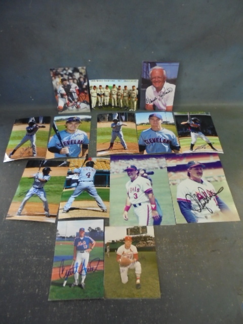 lot 42 image: Autographed Baseball Photos and Photo Cards