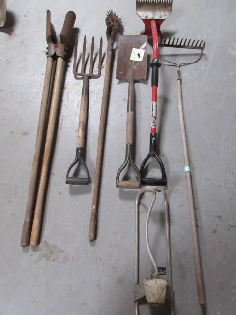 LAWN AND GARDEN TOOLS