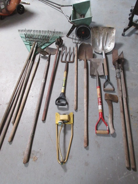 LAWN AND GARDEN TOOLS