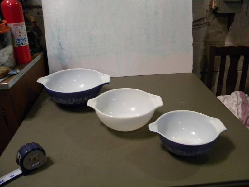 Pyrex Bowls