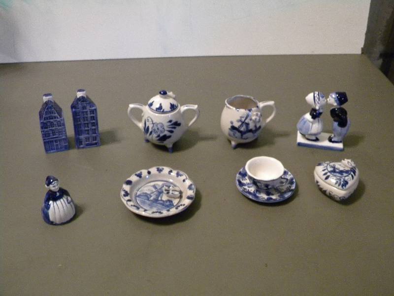 Hand-painted Delft Blue Pieces