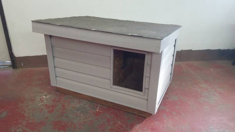 lot 3 image: Custom Dog House - Insulated, Vinyl Siding
