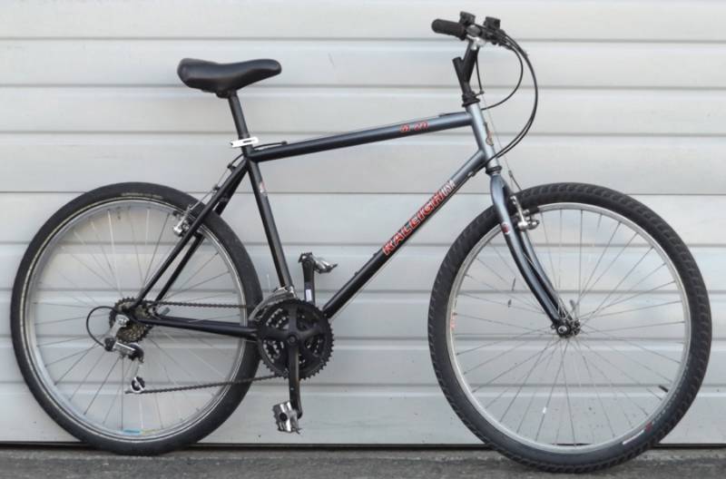lot 7 image: Mountain Bike - Raleigh