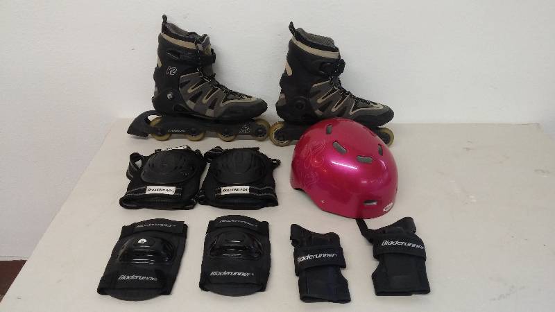 lot 26 image: RollerBlad set with helmet& pads