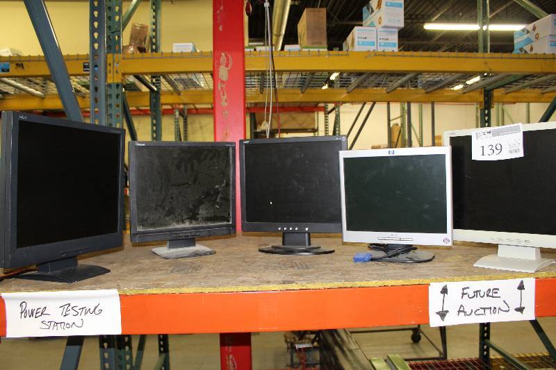 lot 139 image: Lot of (5) Computer Monitors - NEC AccuSync LCD72VX, HP 1502, Acer AL1715, Optiquest Q17b, NEC AccuSync LCS92VX