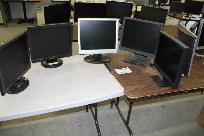 lot 142 image: Lot of (5) Computer Monitors - Gateway, ViewSonic, Envision, LG, NEC