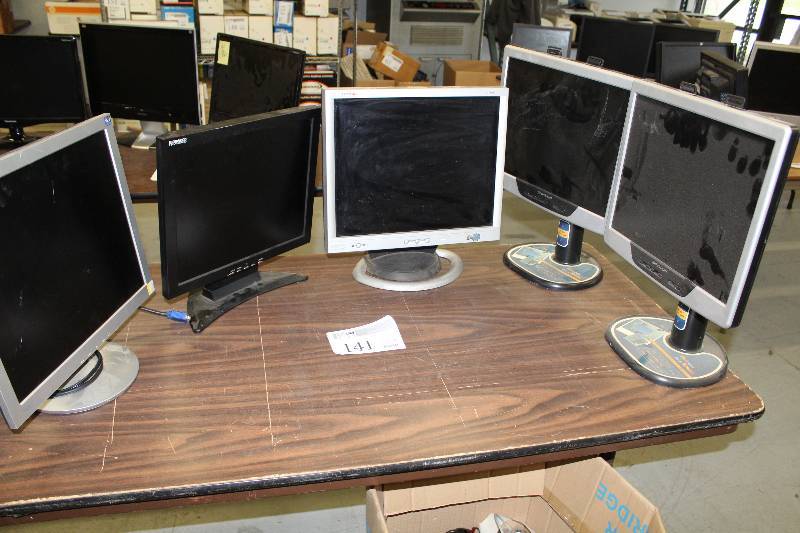 lot 141 image: Lot of (5) Computer Monitors - Compaq TFT8030, Envision, Norwood Micro, MAG