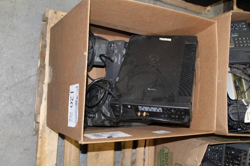 lot 126 image: APC Battery Backups - ES750, XS1500