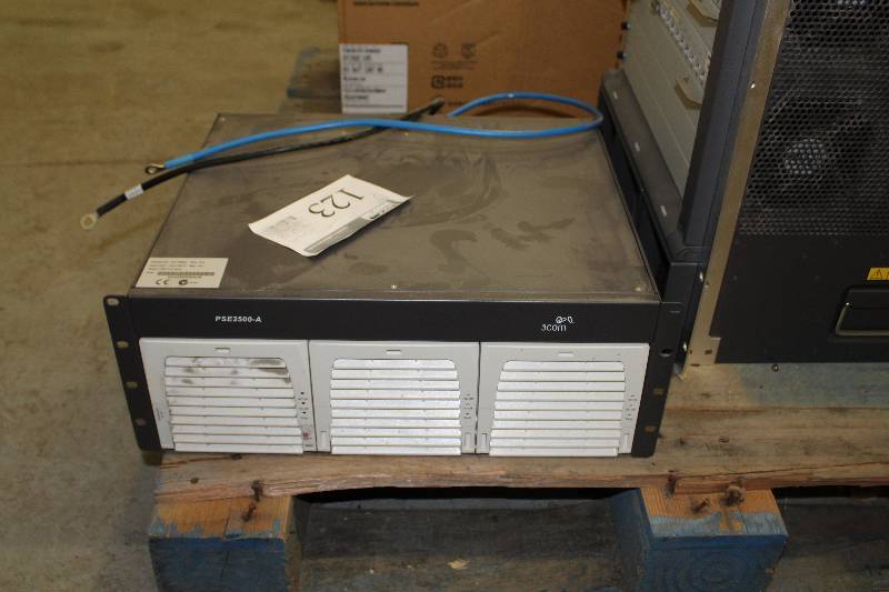 lot 123 image: 3Com 7750 Rack-Mount Switch