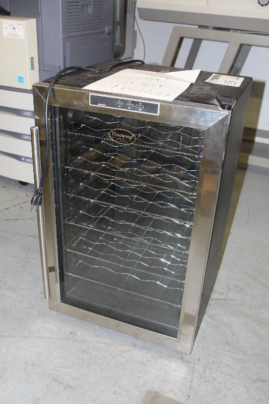 lot 15 image: Vinotemp 28-Bottle Silent VT-28TEDS Wine Refrigerator